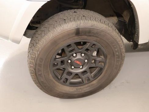 Used 2021 Toyota 4Runner SR5 Premium image 5