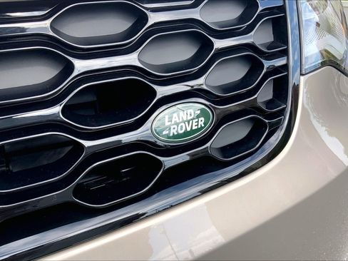 Certified 2025 Land Rover Discovery Dynamic SE AWD/4WD image 31