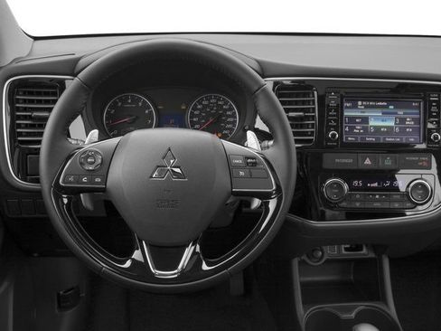Used 2017 Mitsubishi Outlander SE AWD/4WD image 7