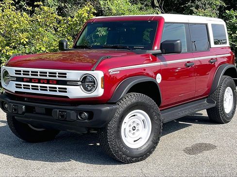 Certified 2026 Ford Bronco Heritage Edition AWD/4WD image 3