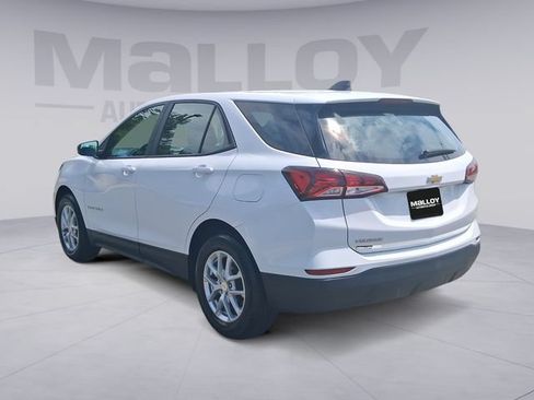Used 2023 Chevrolet Equinox LS FWD image 3