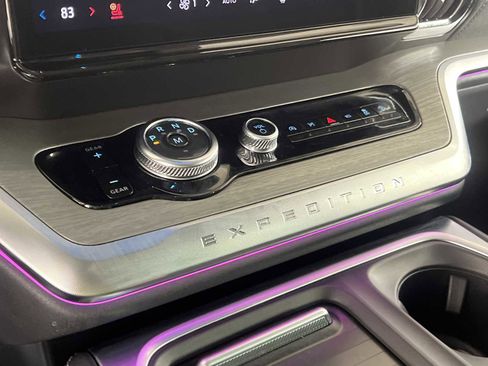 Used 2025 Ford Expedition Max Platinum w/ Driver's Package image 34