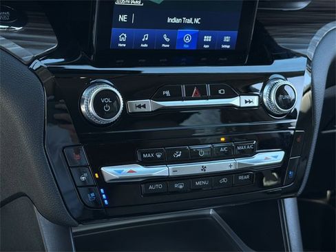 Used 2022 Ford Explorer Limited w/ Limited Technology Package image 28