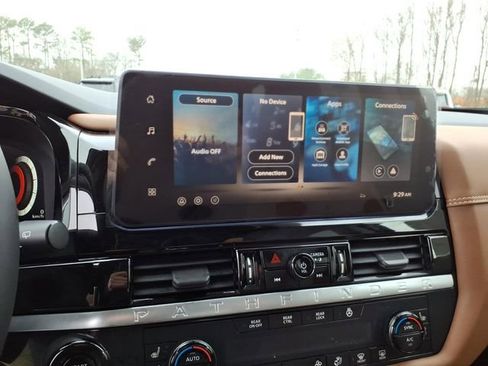 New 2026 Nissan Pathfinder Platinum image 11