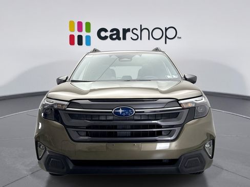 Used 2025 Subaru Forester Premium AWD/4WD image 8