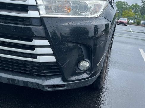 Used 2019 Toyota Highlander XLE FWD image 3