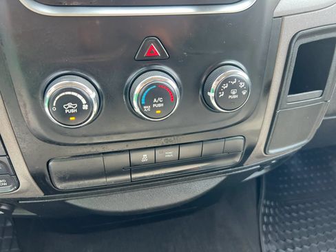 Used 2017 RAM 1500 Express AWD/4WD image 23