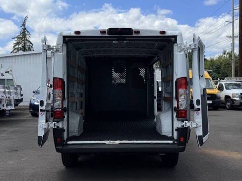 Used 2025 RAM ProMaster 2500 w/ U-Haul Equipment Group FWD image 6