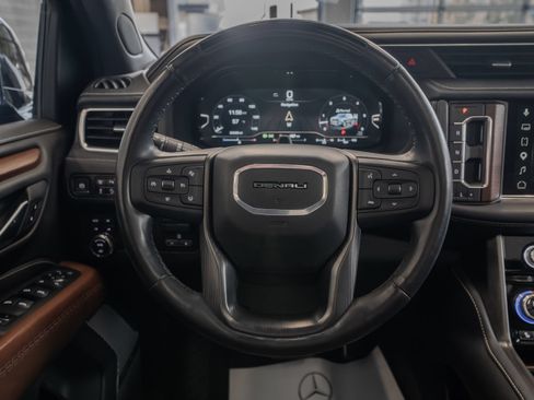 Used 2024 GMC Yukon XL Denali Ultimate AWD/4WD image 9