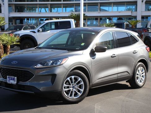 Certified 2022 Ford Escape SE FWD image 1