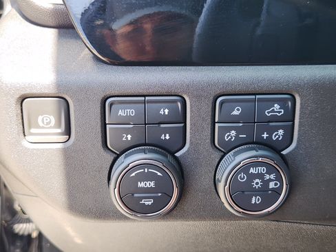 Used 2023 Chevrolet Silverado 1500 LTZ AWD/4WD image 23
