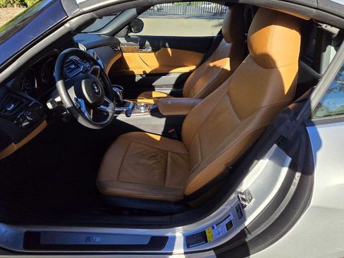 Used 2011 BMW Z4 sDrive35i image 9