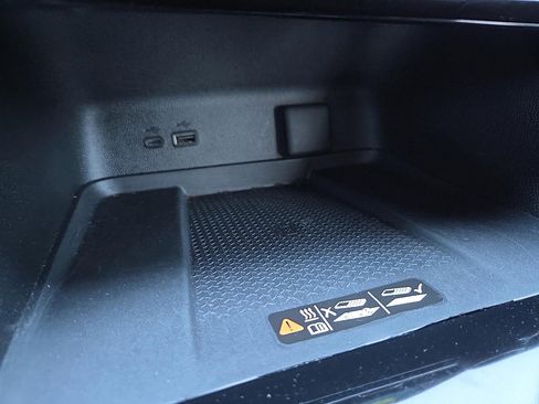 Used 2024 Chevrolet Traverse Z71 image 23