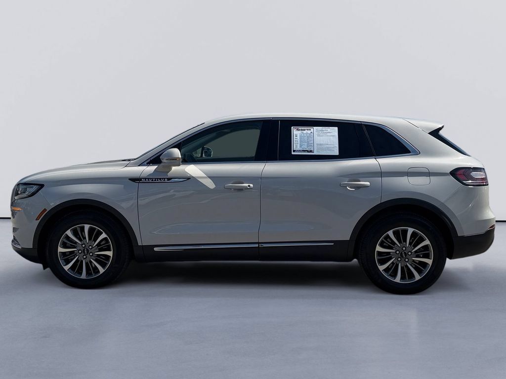 Used 2022 Lincoln Nautilus AWD w/ Premium Package image 6