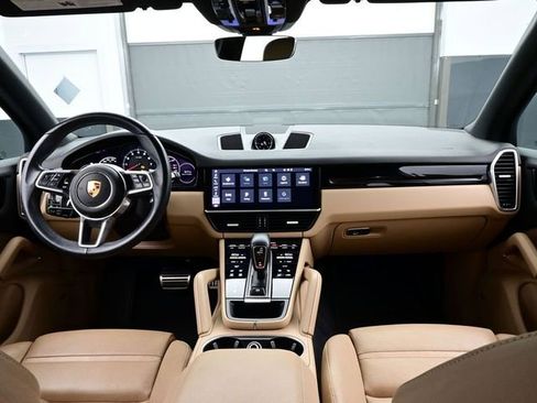 Certified 2021 Porsche Cayenne S image 19