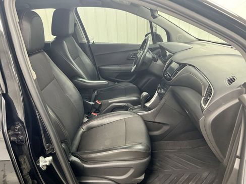 Used 2017 Chevrolet Trax LT w/ Driver Confidence Package image 21