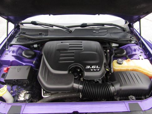 Used 2019 Dodge Challenger SXT RWD image 20