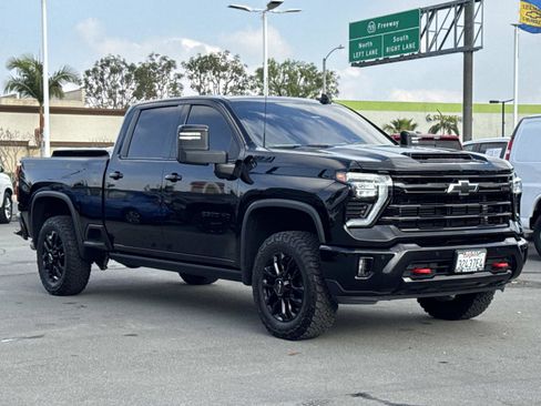 Used 2025 Chevrolet Silverado 2500 LTZ w/ Trail Boss Package image 3