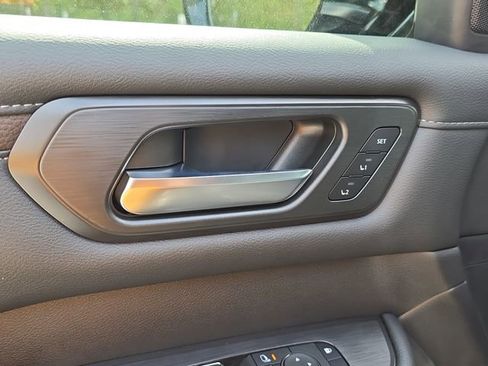 New 2026 Nissan Armada SL w/ Captain's Chari Seat Package image 23