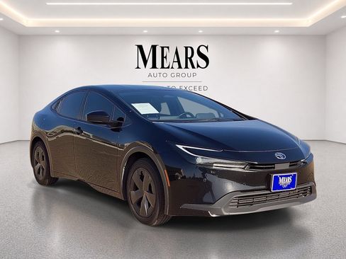 Used 2023 Toyota Prius LE FWD image 7