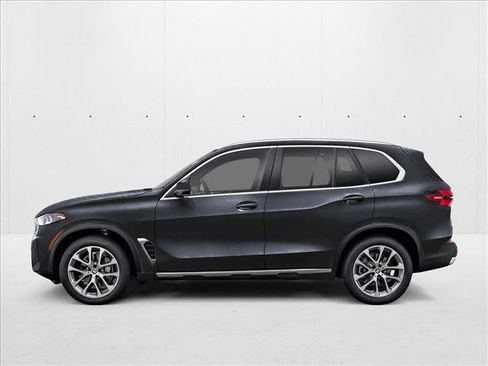 New 2026 BMW X5 xDrive40i w/ M Sport Package AWD/4WD image 3