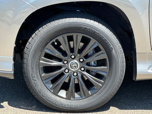 Certified 2023 Lexus GX 460 Luxury w/ Sport Design Package AWD/4WD image 27