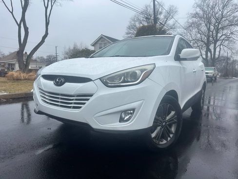 Used 2014 Hyundai Tucson SE image 2