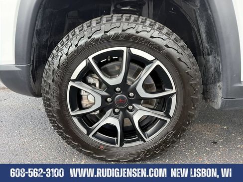 Used 2025 Jeep Compass Trailhawk AWD/4WD image 25