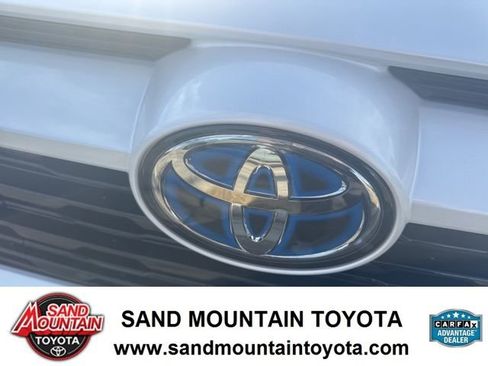 Used 2024 Toyota RAV4 SE image 9