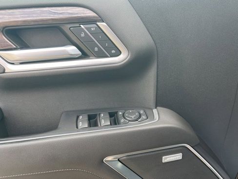 Used 2022 Chevrolet Silverado 1500 LTZ w/ LTZ Premium Package image 6