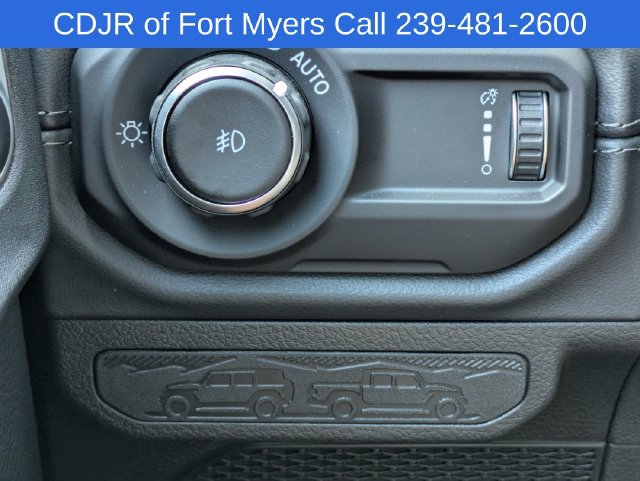 New 2026 Jeep Wrangler Unlimited Sahara w/ Whitecap Package AWD/4WD image 18