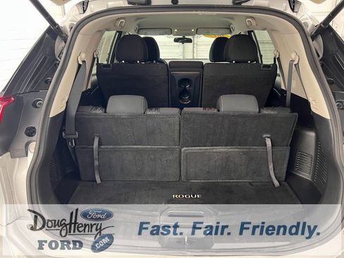 Used 2017 Nissan Rogue SV w/ SV Premium Package image 31