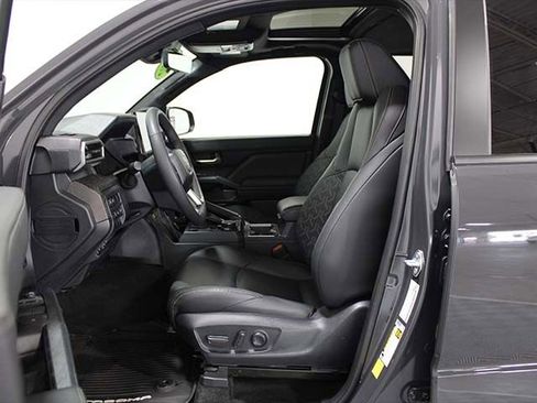 Used 2024 Toyota Tacoma Limited w/ Limited Package (LT) AWD/4WD image 11