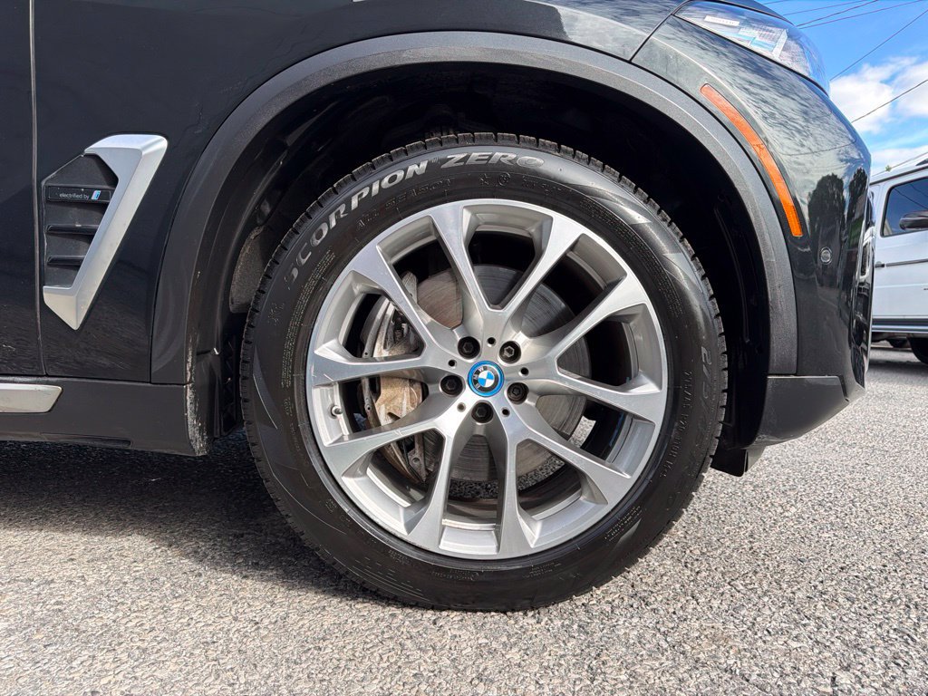 Used 2024 BMW X5 xDrive50e w/ Premium Package AWD/4WD image 10