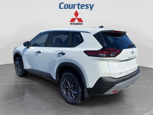Used 2023 Nissan Rogue S AWD/4WD image 3