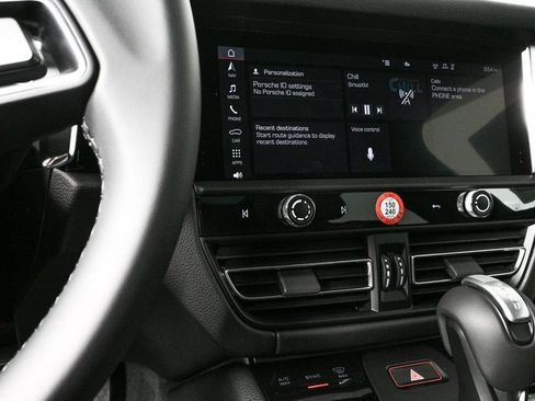 Certified 2026 Porsche Macan image 12