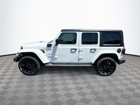 Used 2023 Jeep Wrangler Unlimited Sahara w/ Cold Weather Group AWD/4WD image 9