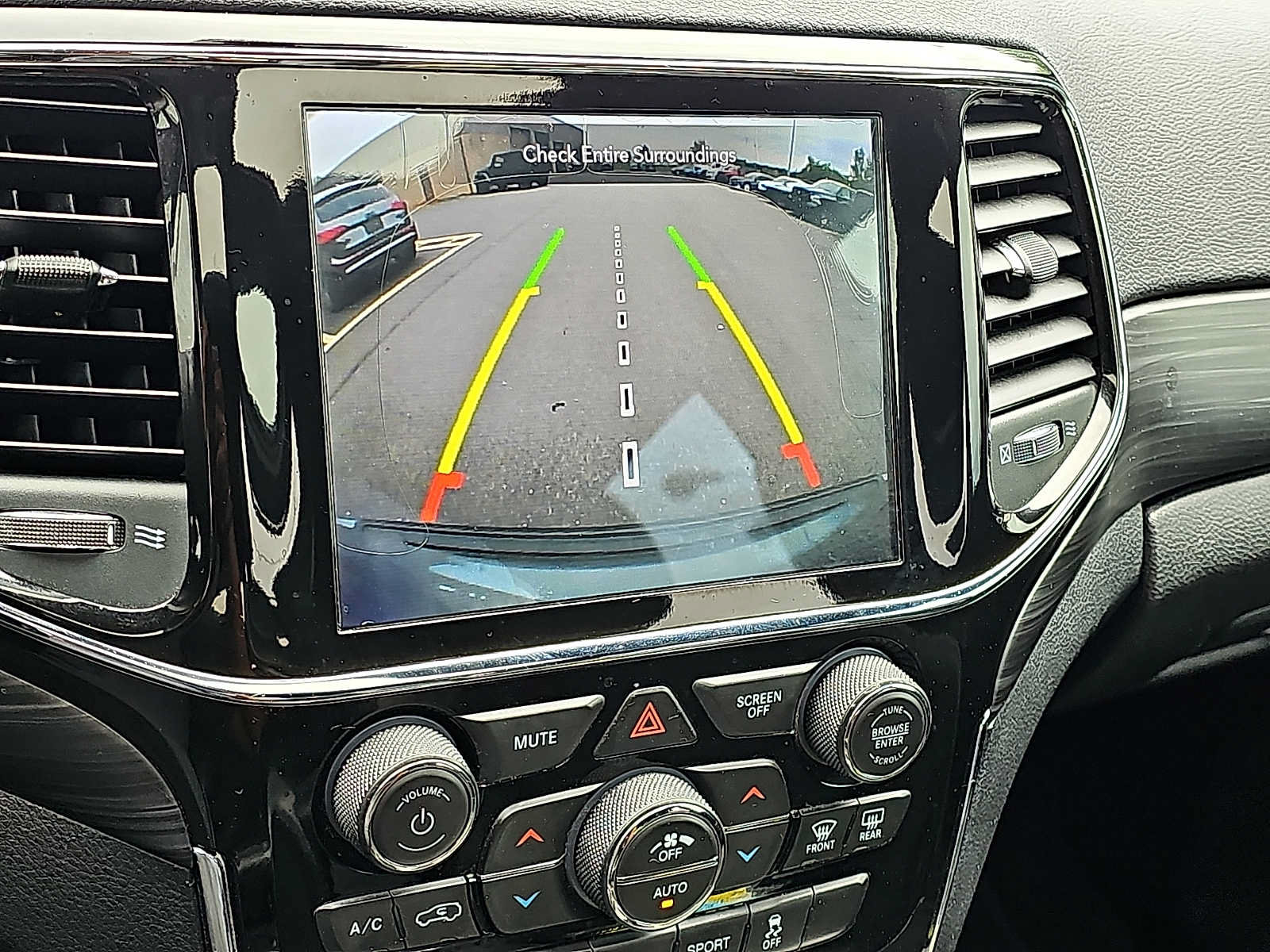 Used 2020 Jeep Grand Cherokee Altitude AWD/4WD image 20