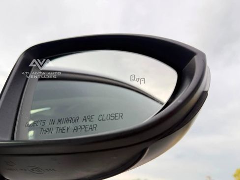 Used 2025 Volkswagen Jetta SE image 48