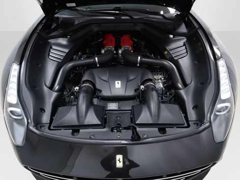 Used 2016 Ferrari California T RWD image 19