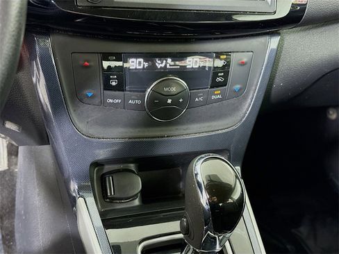 Used 2019 Nissan Sentra SR image 8