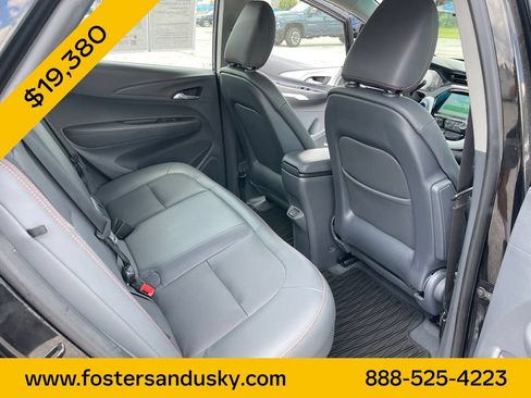 Used 2021 Chevrolet Bolt Premier w/ Infotainment Package FWD image 17