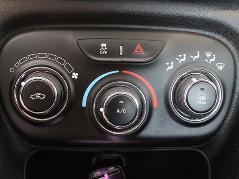 Used 2016 Dodge Dart SE w/ Convenience Group FWD image 9