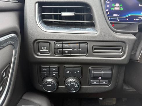 Used 2023 Chevrolet Tahoe LT w/ LT Signature Package AWD/4WD image 21