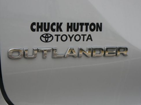 Used 2024 Mitsubishi Outlander SE image 19