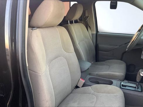 Used 2018 Nissan Frontier SV image 7