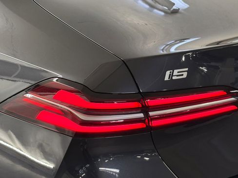 New 2026 BMW i5 eDrive40 image 12