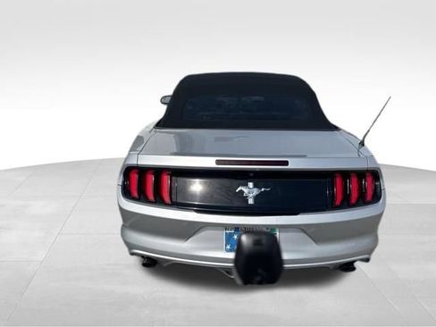 Used 2016 Ford Mustang Convertible image 7