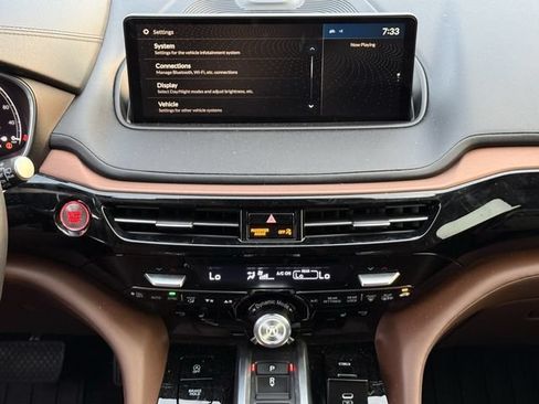 Used 2023 Acura MDX SH-AWD w/ Technology Package image 16
