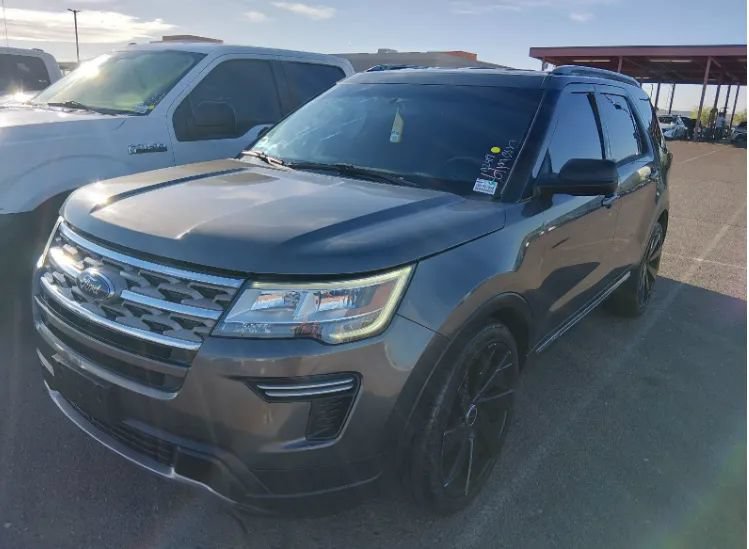 Used 2018 Ford Explorer XLT FWD image 1